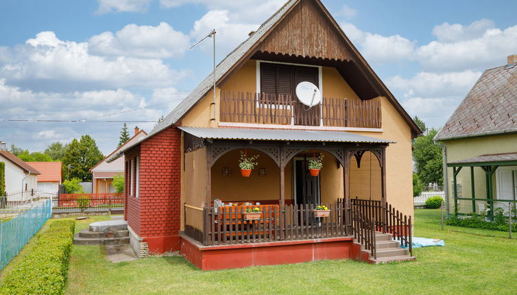 Photo 1 - 2 bedroom House in Balatonkeresztúr with garden and terrace