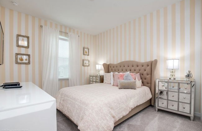 Solara Resort 9 Bedroom Resort Villa by RedAwning - Photo 8