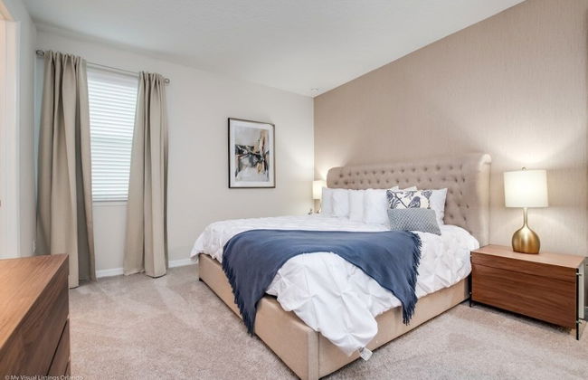 Solara Resort 9 Bedroom Resort Villa by RedAwning - Photo 16