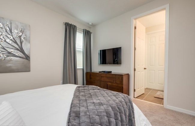 Solara Resort 9 Bedroom Resort Villa by RedAwning - Photo 12