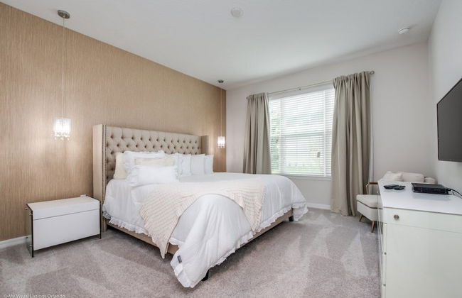 Solara Resort 9 Bedroom Resort Villa by RedAwning - Photo 4