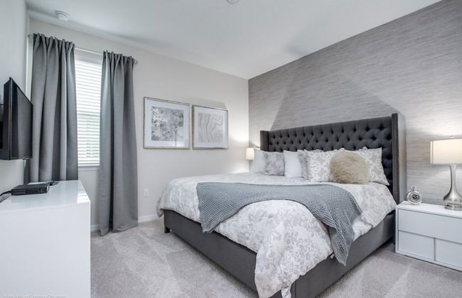 Solara Resort 9 Bedroom Resort Villa by RedAwning - Photo 7