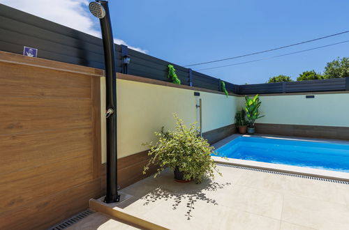 Photo 25 - Maison de 2 chambres à Fažana avec piscine privée et jardin