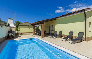 Foto 1 - Casa con 2 camere da letto a Fažana con piscina privata e giardino