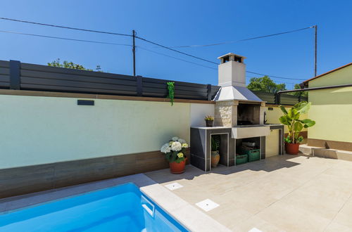 Photo 21 - Maison de 2 chambres à Fažana avec piscine privée et jardin