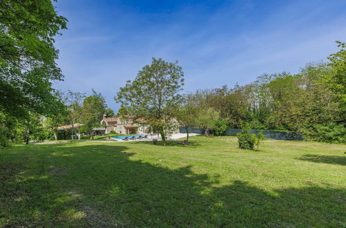 Photo 18 - Maison de 1 chambre à Pazin avec piscine privée et jardin