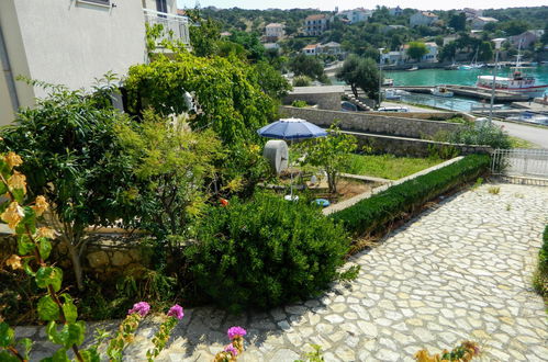 Photo 14 - Appartement de 1 chambre à Novalja avec jardin et terrasse