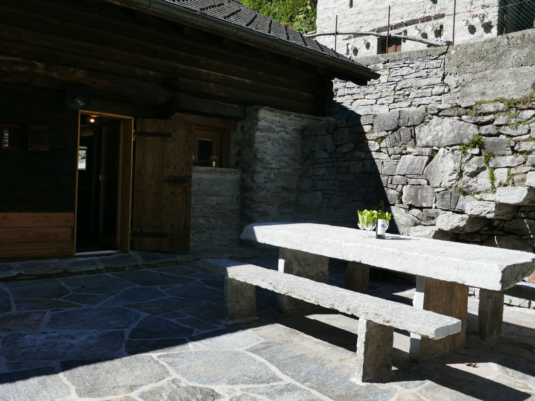 Foto 4 - Casa de 2 habitaciones en Serravalle con jardín y vistas a la montaña