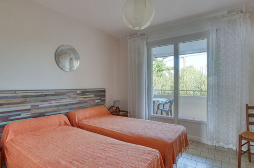 Foto 10 - Apartment mit 1 Schlafzimmer in Saint-Cyr-sur-Mer mit terrasse und blick aufs meer