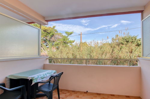 Photo 15 - Appartement de 1 chambre à Saint-Cyr-sur-Mer avec terrasse et vues à la mer