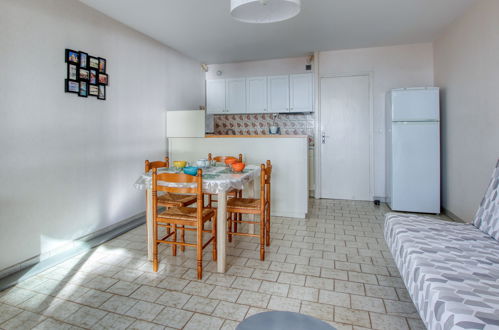 Foto 7 - Apartamento de 1 habitación en Saint-Cyr-sur-Mer con terraza y vistas al mar