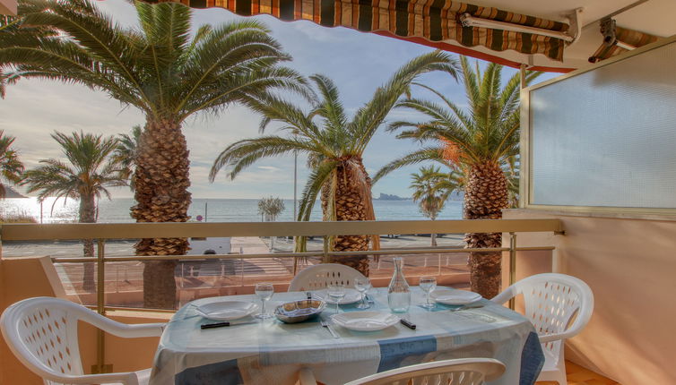 Foto 1 - Appartamento con 1 camera da letto a Saint-Cyr-sur-Mer con terrazza e vista mare