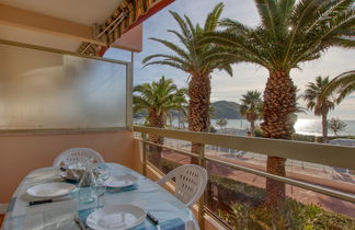 Foto 3 - Apartamento de 1 quarto em Saint-Cyr-sur-Mer com terraço