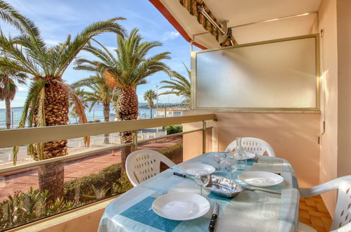 Photo 2 - Appartement de 1 chambre à Saint-Cyr-sur-Mer avec terrasse et vues à la mer