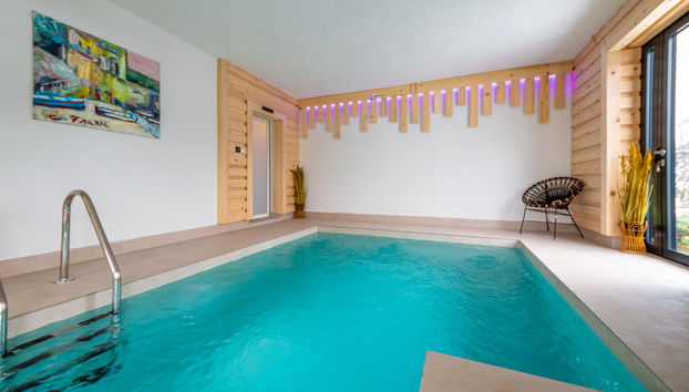 5 bedroom House in Čabar with private pool and garden - Photo 2