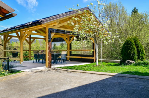 Photo 4 - Maison de 4 chambres à Čabar avec piscine privée et jardin