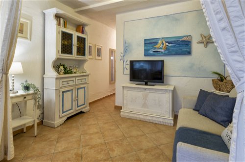 Photo 10 - Appartement de 2 chambres à Golfo Aranci avec jardin et vues à la mer