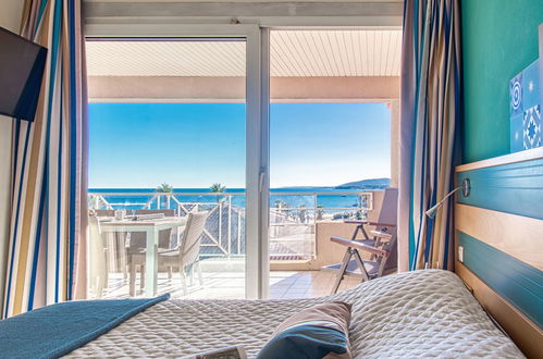 Foto 4 - Apartment mit 2 Schlafzimmern in Fréjus mit schwimmbad und blick aufs meer