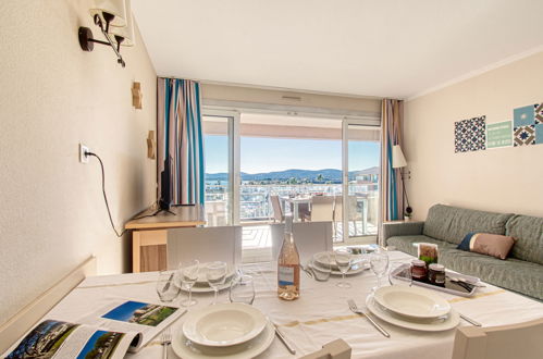 Photo 9 - Appartement de 2 chambres à Fréjus avec piscine et vues à la mer