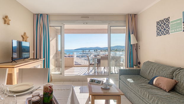 3 bedroom Apartment in Fréjus with swimming pool and terrace - Photo 5