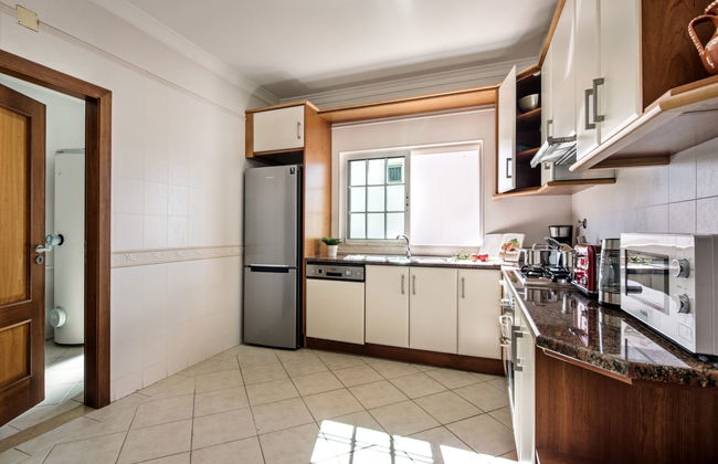 Casa de 4 quartos em Albufeira com piscina privada e jardim - Foto 7