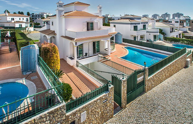 Casa de 4 quartos em Albufeira com piscina privada e jardim - Foto 28