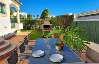 Foto 2 - Haus mit 4 Schlafzimmern in Albufeira mit privater pool und garten