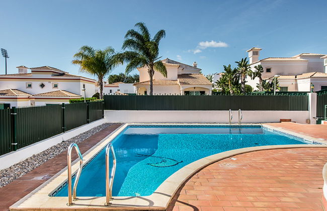 Casa de 4 quartos em Albufeira com piscina privada e jardim - Foto 39