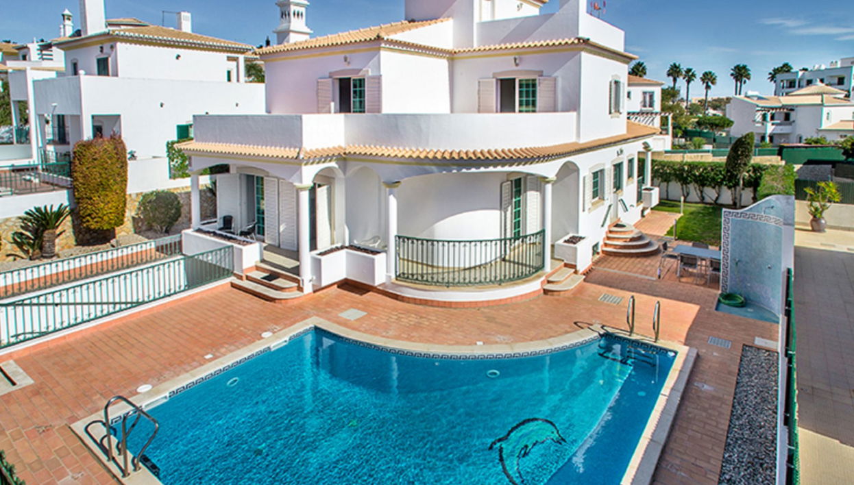 Casa de 4 quartos em Albufeira com piscina privada e jardim - Foto 1
