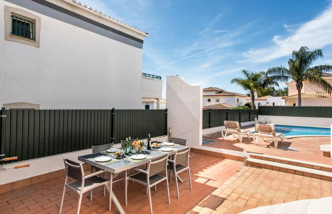 Casa de 4 quartos em Albufeira com piscina privada e jardim - Foto 26