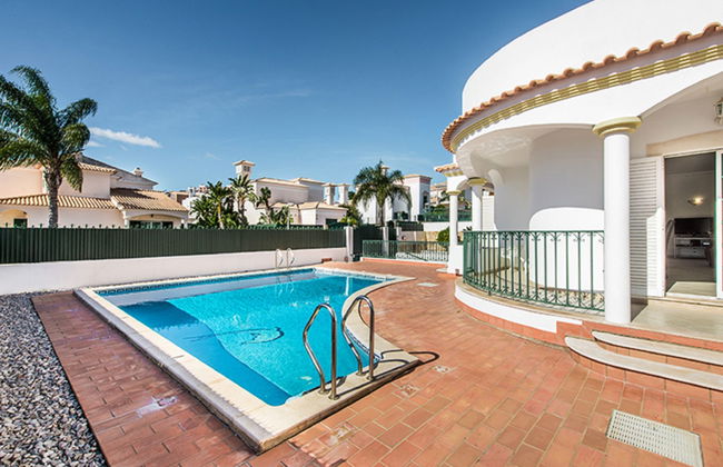 Casa de 4 quartos em Albufeira com piscina privada e jardim - Foto 41