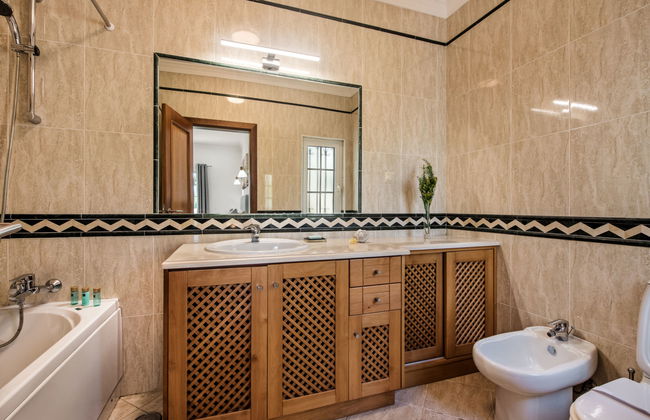 Casa de 4 quartos em Albufeira com piscina privada e jardim - Foto 15