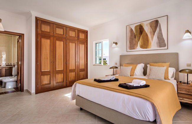 Casa de 4 quartos em Albufeira com piscina privada e jardim - Foto 12