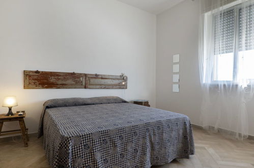 Foto 4 - Appartamento con 3 camere da letto a Morciano di Leuca con giardino e vista mare