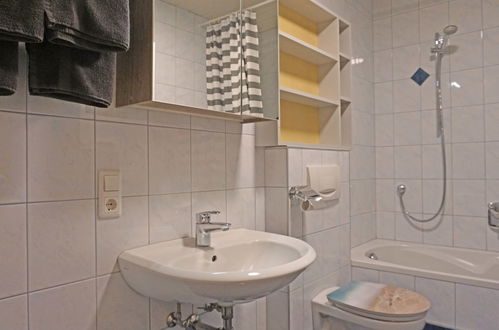 Foto 17 - Apartamento de 2 quartos em Strengen com jardim