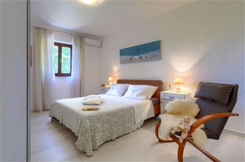 Photo 2 - 1 bedroom Apartment in Poreč with garden and sea view