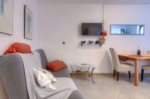 Foto 6 - Apartamento de 1 quarto em Poreč com jardim e terraço