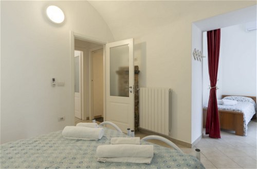Foto 20 - Appartamento con 1 camera da letto a Finale Ligure con giardino e vista mare