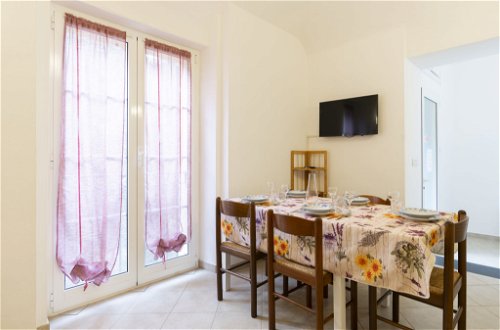 Foto 13 - Appartamento con 1 camera da letto a Finale Ligure con giardino e vista mare