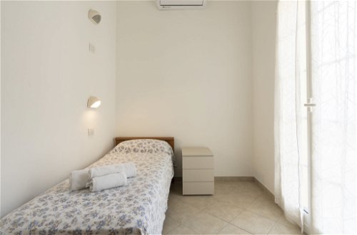 Foto 23 - Apartamento de 1 habitación en Finale Ligure con jardín y vistas al mar