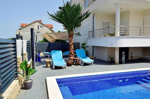 Foto 7 - Apartamento de 1 habitación en Stari Grad con piscina privada y vistas al mar