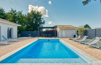 Foto 2 - Casa de 4 quartos em Vendays-Montalivet com piscina privada e jardim