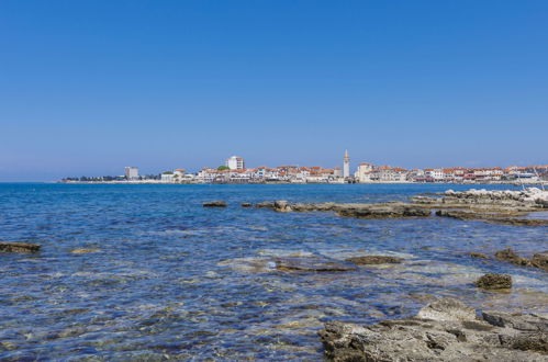 Foto 44 - Apartamento de 3 quartos em Umag com jardim e terraço