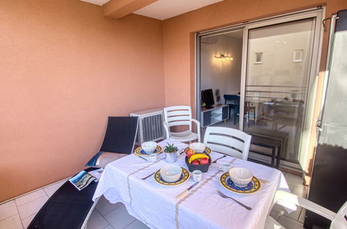 Foto 5 - Apartment mit 1 Schlafzimmer in Fréjus mit terrasse und blick aufs meer