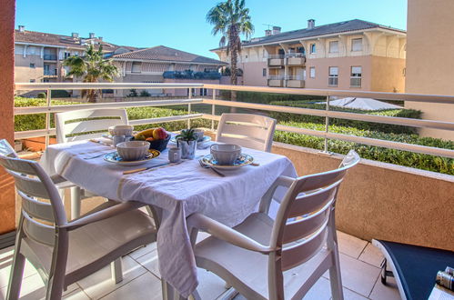 Photo 18 - 1 bedroom Apartment in Fréjus with terrace and sea view