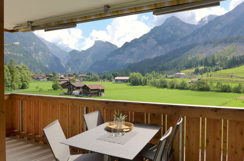 Foto 1 - Apartamento de 2 habitaciones en Kandersteg con vistas a la montaña