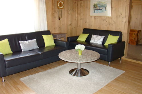 Photo 3 - 4 bedroom Apartment in Tujetsch