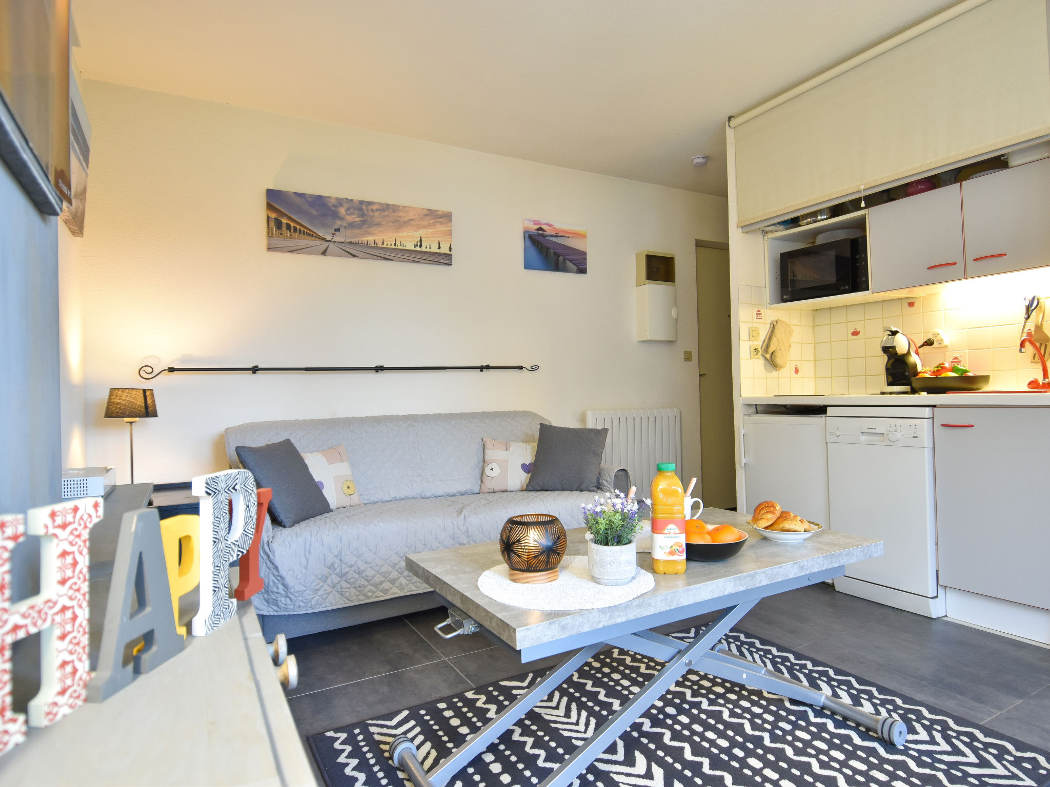 Foto 3 - Apartamento de 1 habitación en Tourgéville con vistas al mar