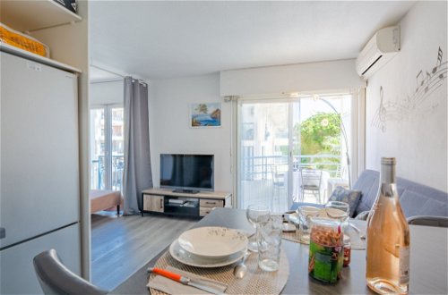Foto 8 - Apartamento de 1 habitación en Fréjus con vistas al mar