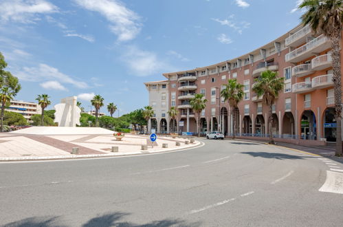 Photo 19 - 1 bedroom Apartment in Fréjus with sea view